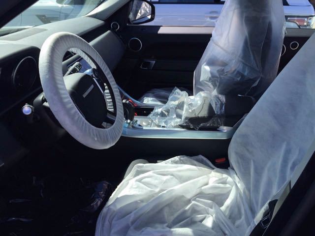 2017款路虎揽胜运动版天津港口专业批发零售24小时购车咨询热线：186 2277 9151 郭经理（同微信 销售全国 可贷款提车 ）2017款路虎揽胜运动版天津港口专业批发零售24小时购车咨询热线：186 2277 9151 郭经理（同微信 销售全国 可贷款提车 ）