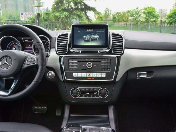 奔驰GLE400越野SUV排量3.0T具有运动气息 天津港报