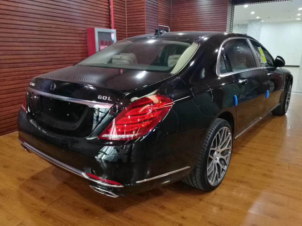 奔驰巴博斯版迈巴赫s600搭载的发动机可爆发出662kw