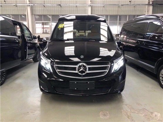 奔驰V260L改装商务车   商务洽谈好伴侣