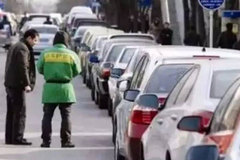 路边停车被盗还没买保险 责任该谁负