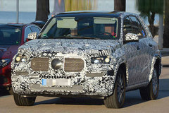 奔驰大型SUV将换代 与S级共享内饰设计