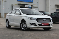 自主紧凑级家轿 艾瑞泽7对比奔腾B50