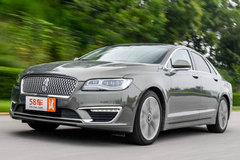 测试体验2017款林肯MKZ 行驶的公务舱