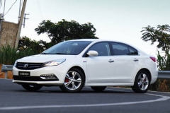 实用至上 试驾16款众泰Z500CVT尊贵型