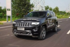 豪华SUV也可以玩泥巴 试驾新大切诺基