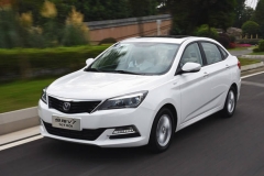 长安悦翔V7 1.0T试驾 让你迷上小排量