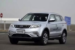 买这些车还要排长队，大家觉着值么？