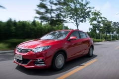 “逸”起心“动” 试驾长安新逸动XT