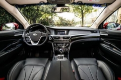 你会选择高配国产车还是低配外国车？