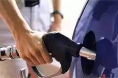 学会这些小技巧，你家的车省一半油！