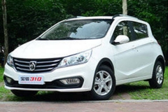 差6000你买谁 宝骏310对比金刚cross