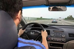 空挡滑行更费油？想省油就这样开车！