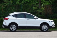 奔腾X80新老对比 售价降8千/增8项配置