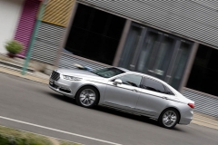 蛮牛绅士 测试福特金牛座2.7TV6旗舰型