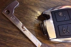 原来车钥匙里隐藏了秘密！不懂吃大亏