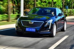 试凯迪拉克CT6 40T豪华版 穿西装的猛男