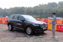 特斯拉出事后 沃尔沃怎么玩自动驾驶