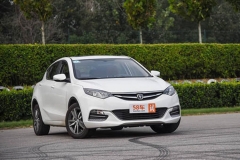 人性化调查(54)长安逸动XT储物与便利性