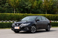 试驾东风日产新天籁 外观进化 舒适依旧