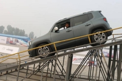 只要6秒就破百 全新Jeep自由侠全能测试