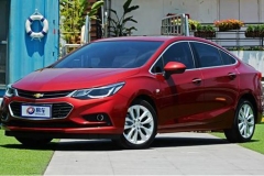 新生争当“颜王” 新308对比新科鲁兹