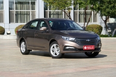 骏派A70对奔腾B30 8万块拼颜值/比实惠