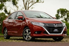 年轻就是要特立独行无拘束 悦纳VS竞瑞