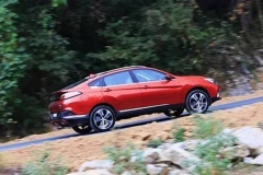 自主猛将拓荒跨界轿跑SUV，试驾启辰T90