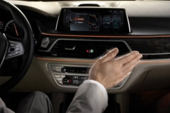 能触摸就别按？ 大屏时代下的物理按键