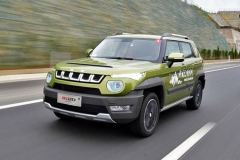 空间大/底盘扎实 试驾北京(BJ)20 6MT