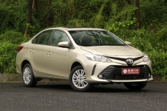 韩式整容对日式美颜 起亚K2对比丰田威驰