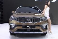 东风悦达起亚KX7搭2.0T引擎 竞争昂科威