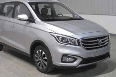 长安首款MPV实车曝光 尺寸超宝骏730