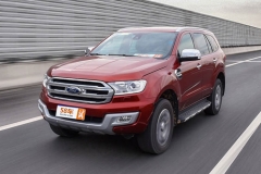 试驾撼路者2.0T四驱版 7座不只属于城市