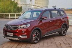 动力更加强劲 斯威X7 1.5T车型太湖试驾