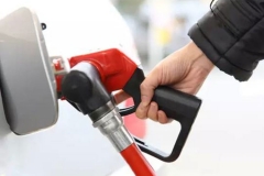 只说一句加满油，也许就会车毁人亡！