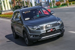 表里如一高原创的小靓仔 试驾一汽森雅R7