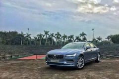 BBA开始慌了！又一欧系豪华车型崛起