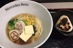 奔驰“转型”美食商 推两款定制化拉面