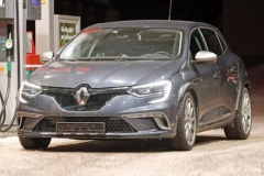 雷诺将推全新四驱跑车 竞争大众高尔夫R