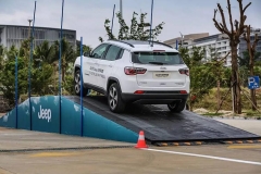 17万起通杀对手？试驾全新指南者