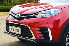 颜值与性能同样出色 实拍上汽MG新款锐腾