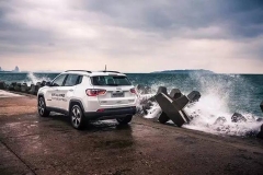 让情怀离你更近，试Jeep全新指南者