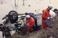 评车事：面包车真的比宾利安全吗？