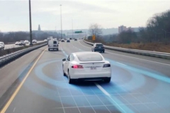 特斯拉，人家的自动驾驶没那么厉害！