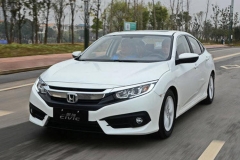 动力更经济更高效 测思域180Turbo