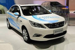 长安推SUV等19款新能源车 40万目标