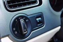 汽车内部三个隐藏按键，可能救命！