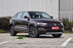 众泰SR7电动版配旋钮换挡 续航或超200km